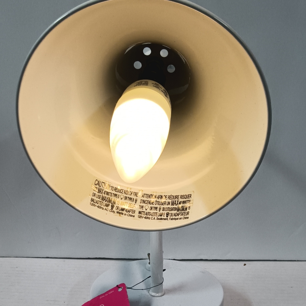 Exhilaration task lamp